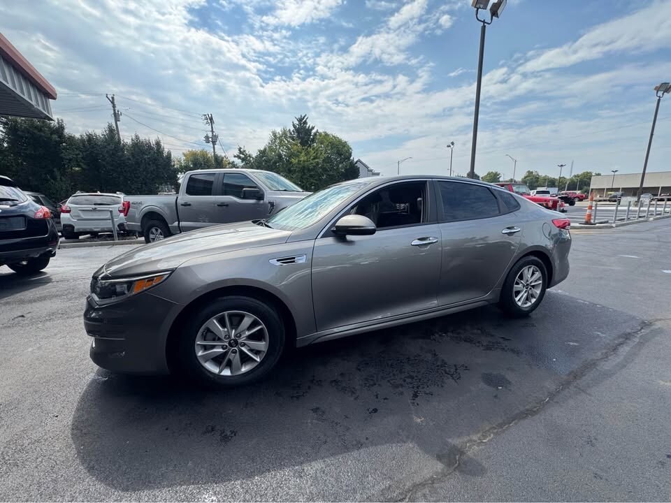 2018 Kia Optima LX photo 2