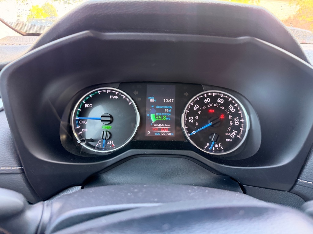 2021 Toyota RAV4 LE - Photo 13