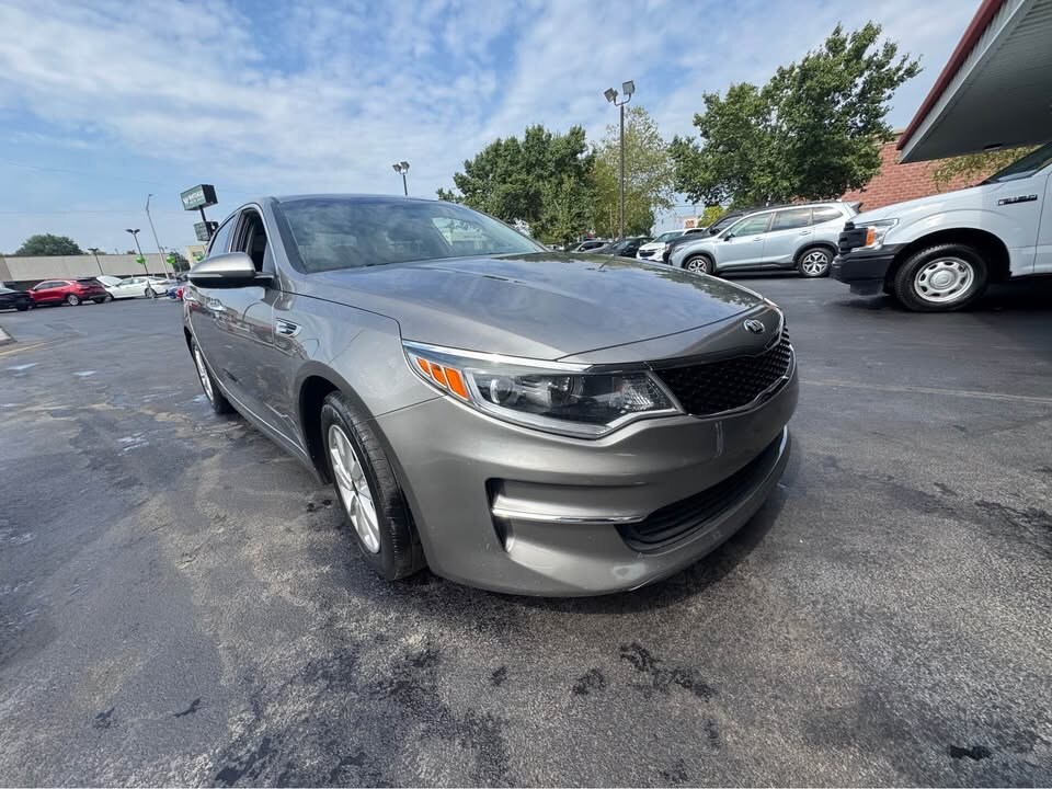 2018 Kia Optima LX photo 4