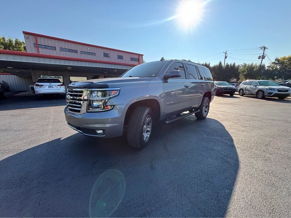 2018 Chevrolet Tahoe LT photo 3