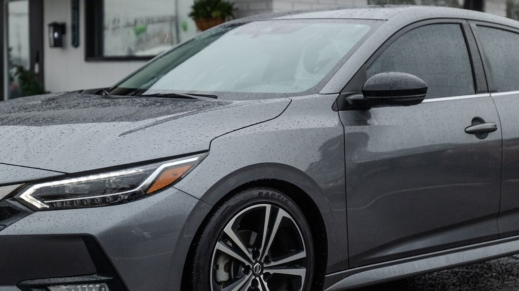 2023 Nissan Sentra SR photo 2