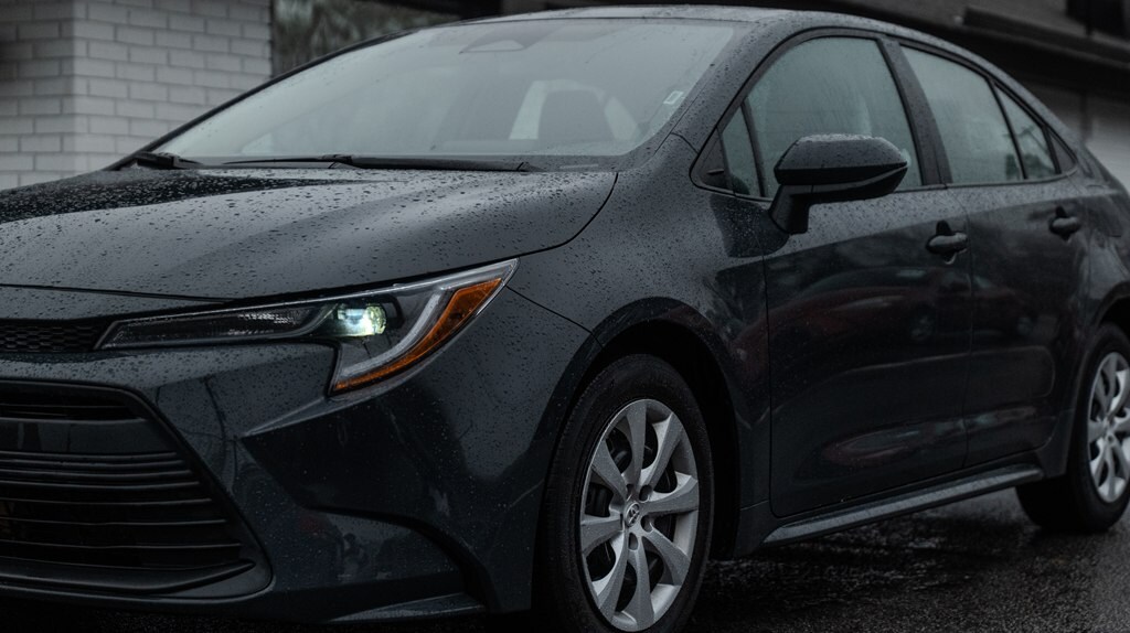 2024 Toyota Corolla LE photo 2