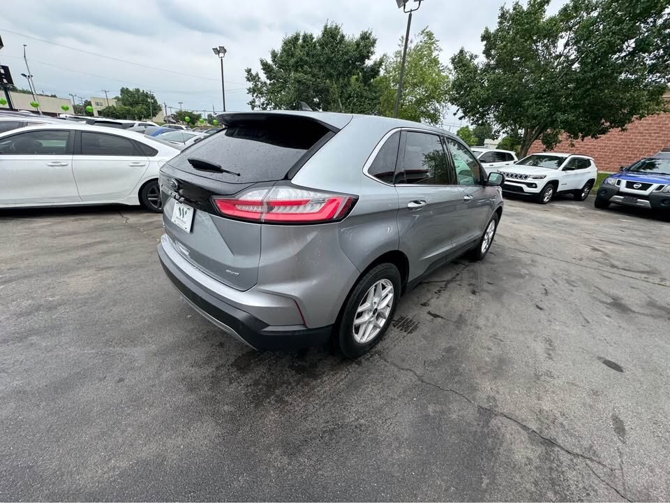 2024 Ford Edge SEL photo 3