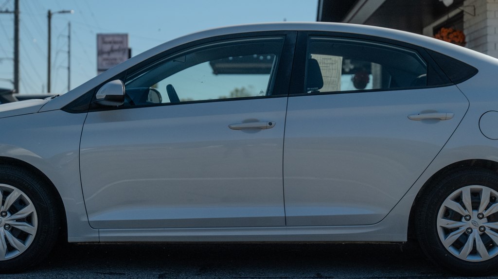 2020 Hyundai Accent SE photo 3