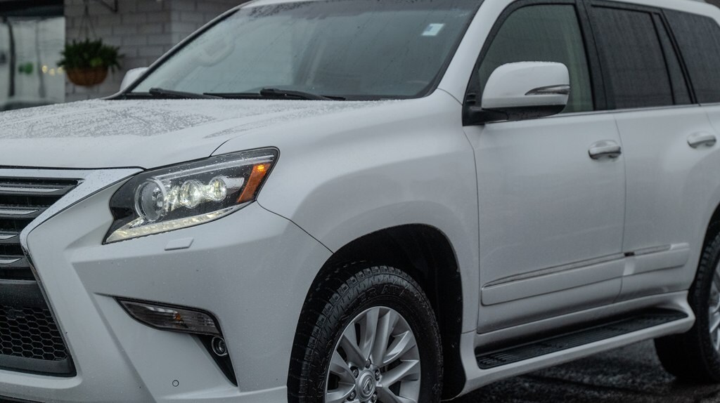 2016 Lexus GX 460 photo 2