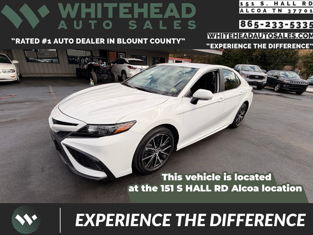 2024 Toyota Camry SE's photo