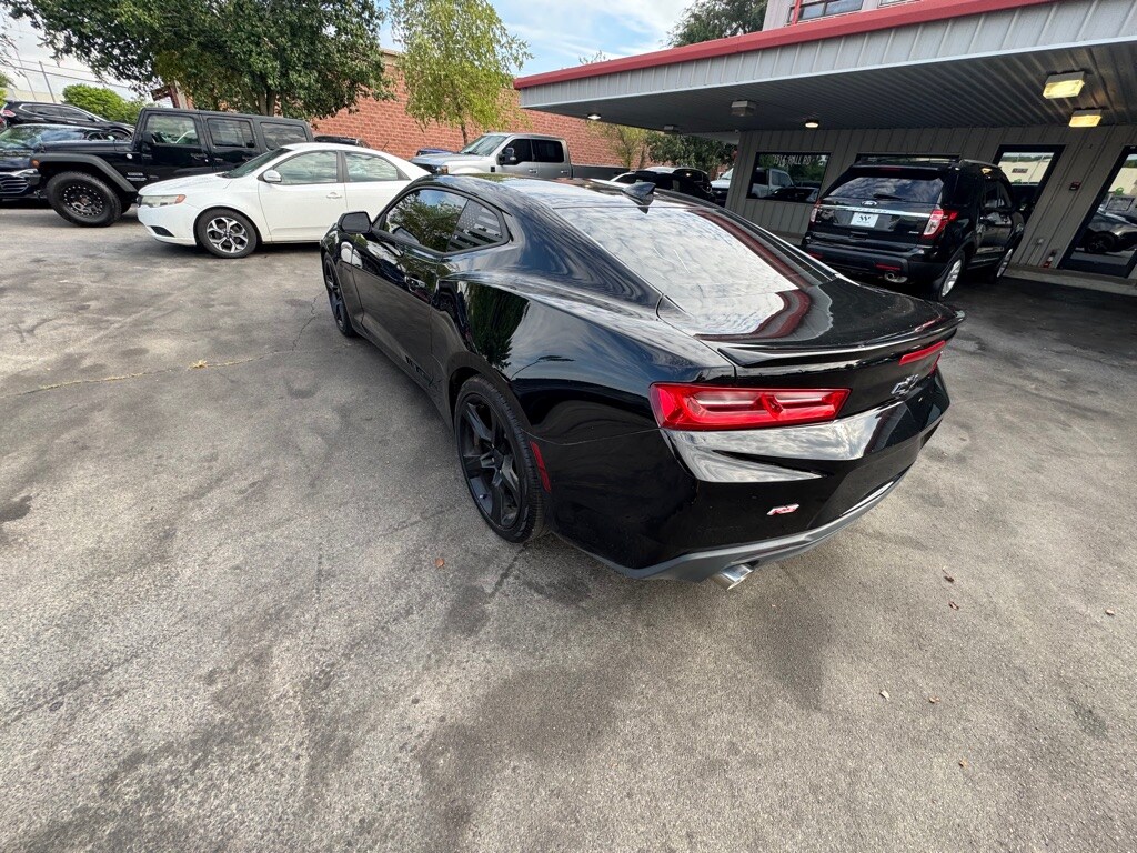 2018 Chevrolet Camaro 1LS 1LT photo 4