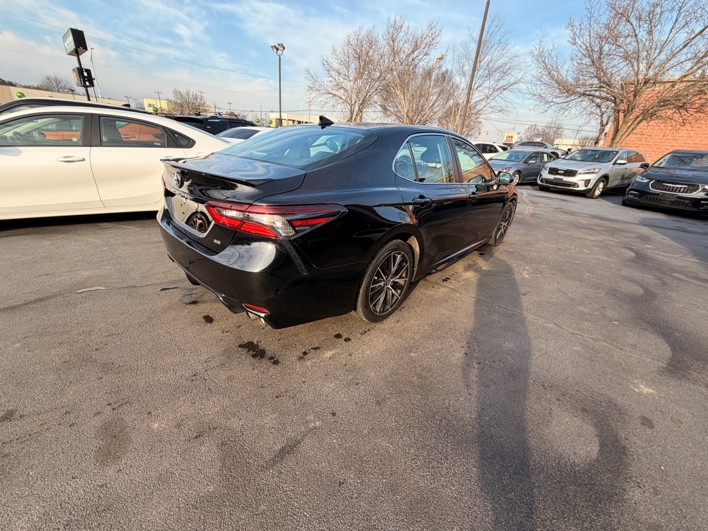 Used 2022 Toyota Camry SE Sedan