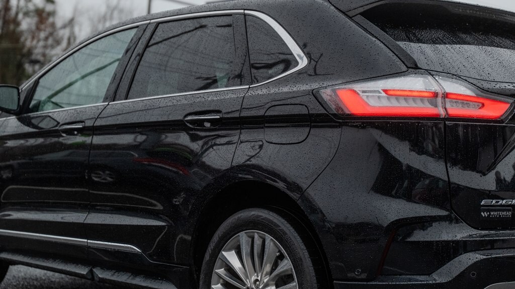 2020 Ford Edge Titanium photo 3