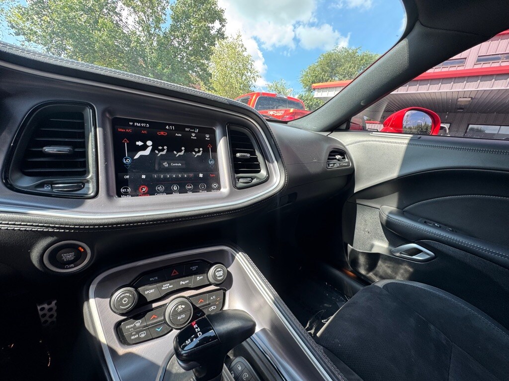 2020 Dodge Challenger R/T photo 3