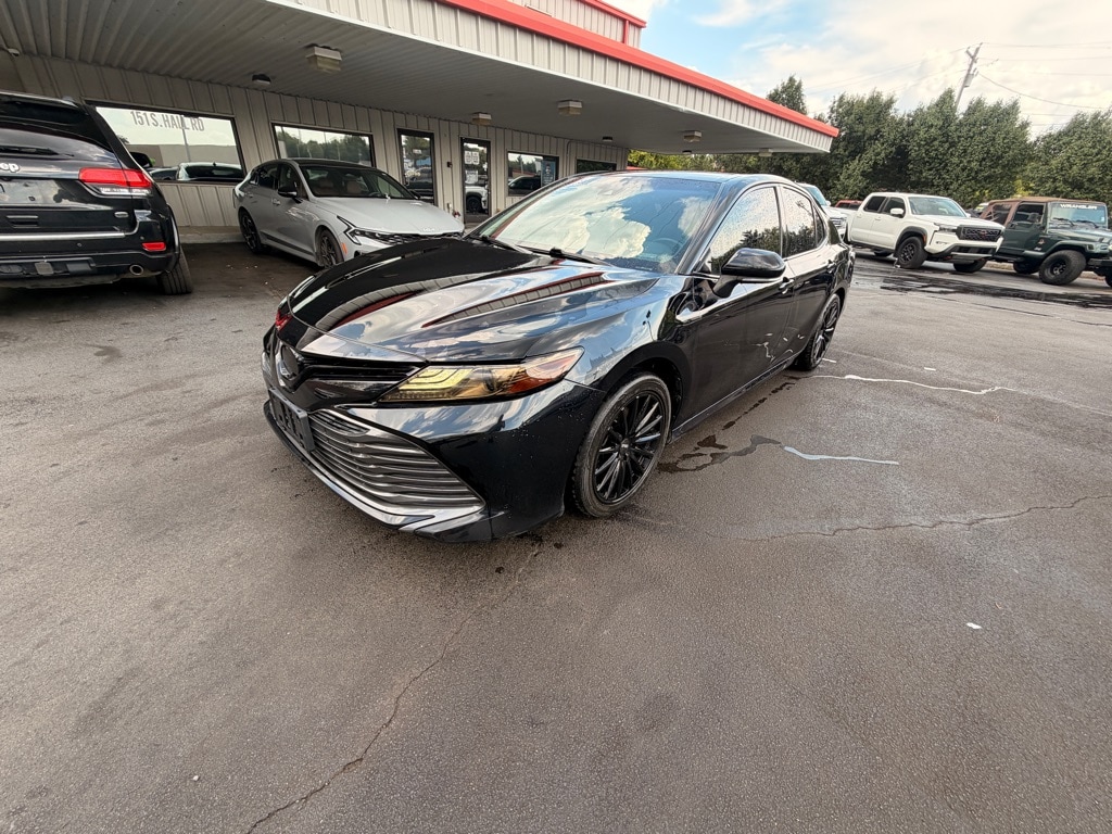Used 2019 Toyota Camry Hybrid Sedan