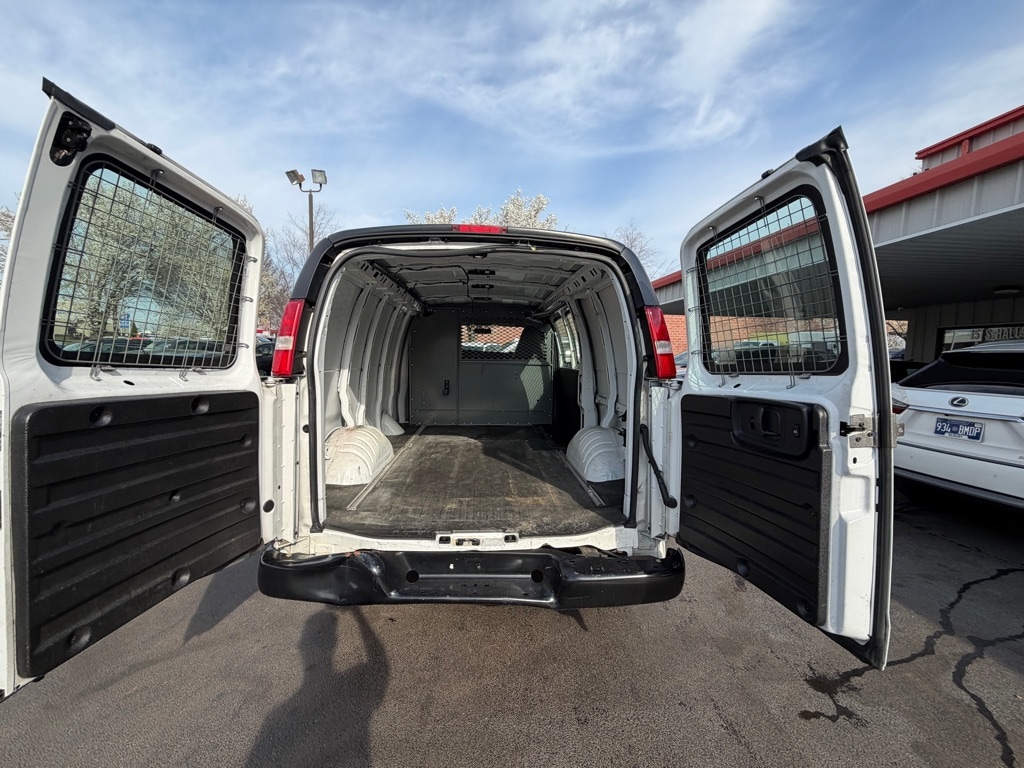 2020 Chevrolet Express Cargo Work Van - Photo 10