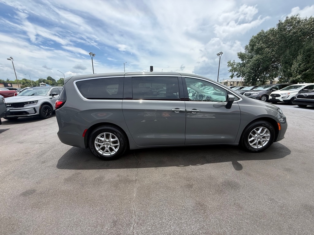 Used 2023 Chrysler Pacifica Touring L Van
