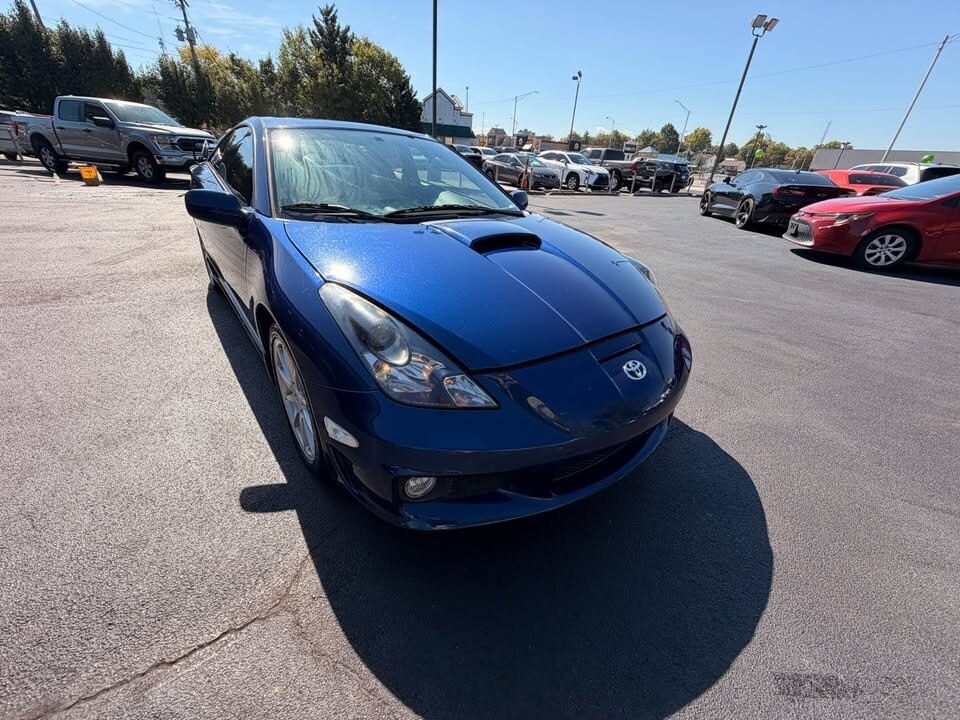 2004 Toyota Celica GT photo 2