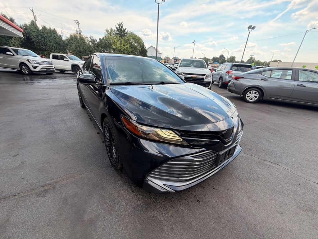 Used 2019 Toyota Camry Hybrid Sedan