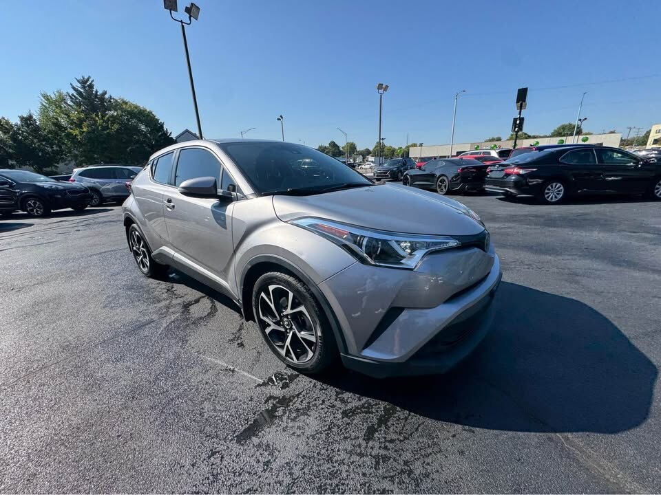 2019 Toyota C-HR XLE Limited photo 4