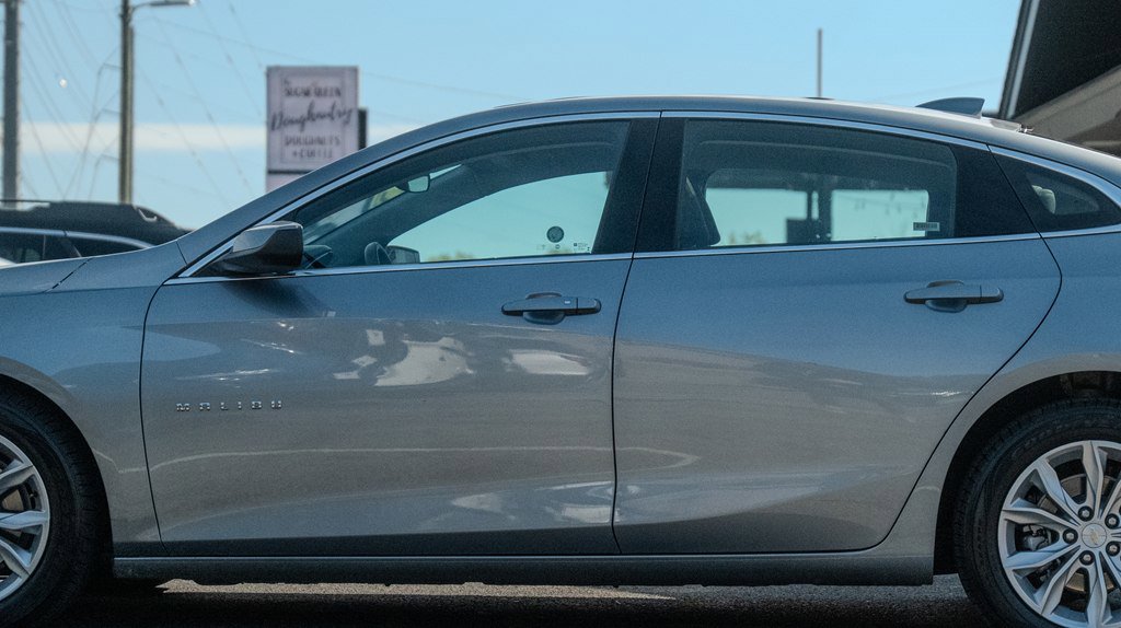 2024 Chevrolet Malibu 1LT photo 2