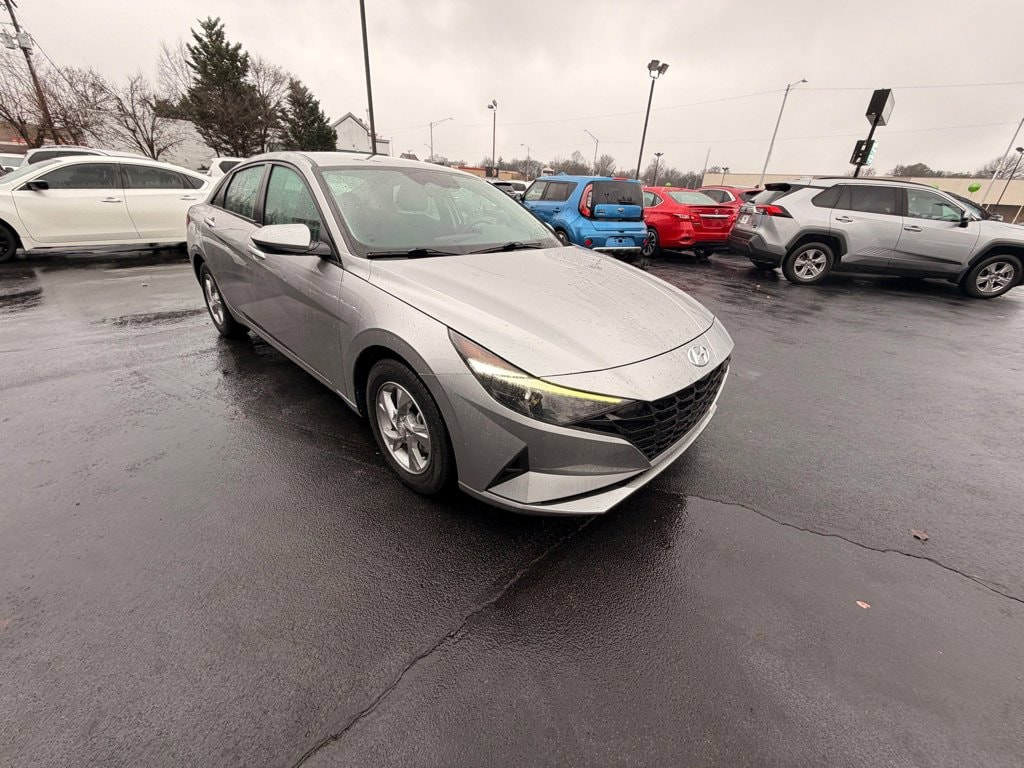 Used 2021 Hyundai Elantra SE Sedan