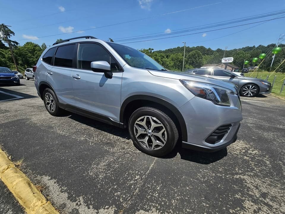 2022 Subaru Forester Premium photo 2