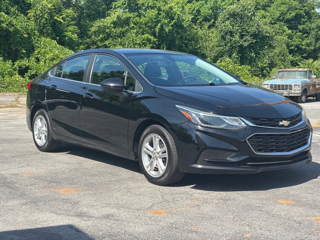 Used 2017 Chevrolet Cruze LT Auto Sedan