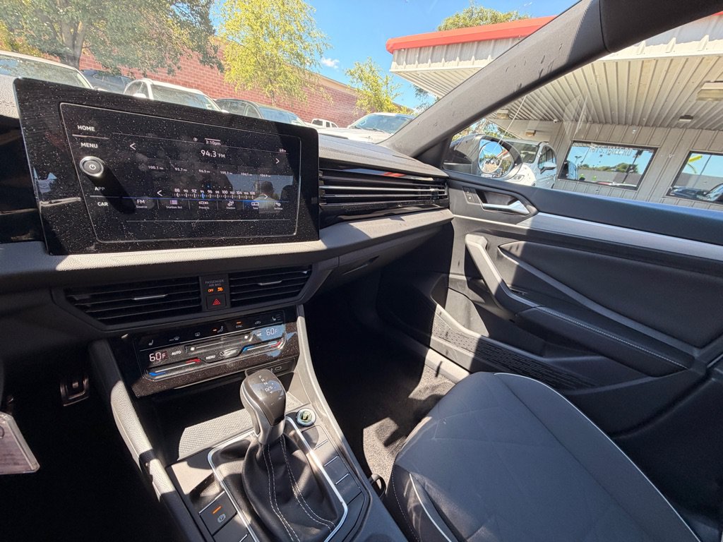 2025 Volkswagen Jetta Sport - Photo 10