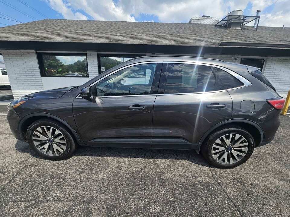 2020 Ford Escape Titanium Hybrid photo 3