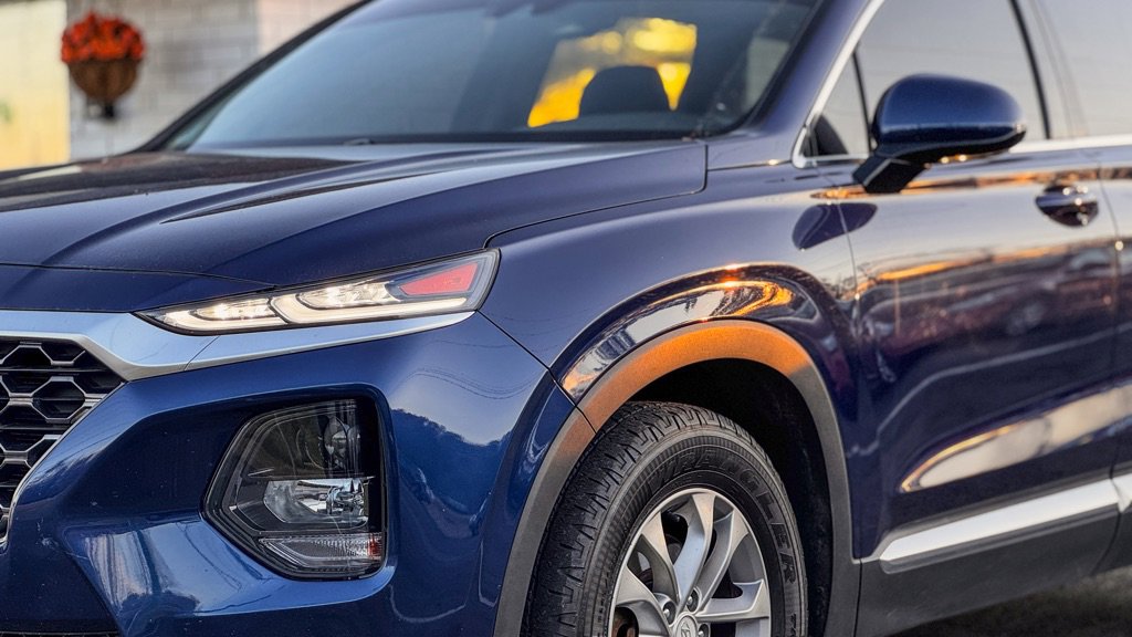 2020 Hyundai Santa Fe SEL photo 2