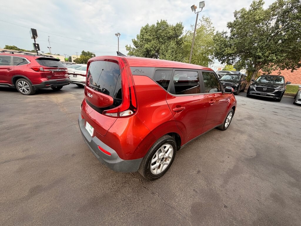 Used 2022 Kia Soul LX Hatchback