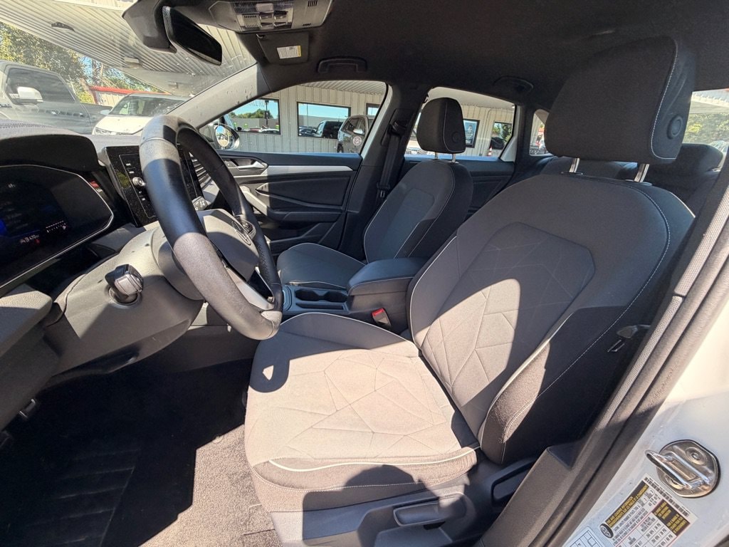 2025 Volkswagen Jetta Sport - Photo 6