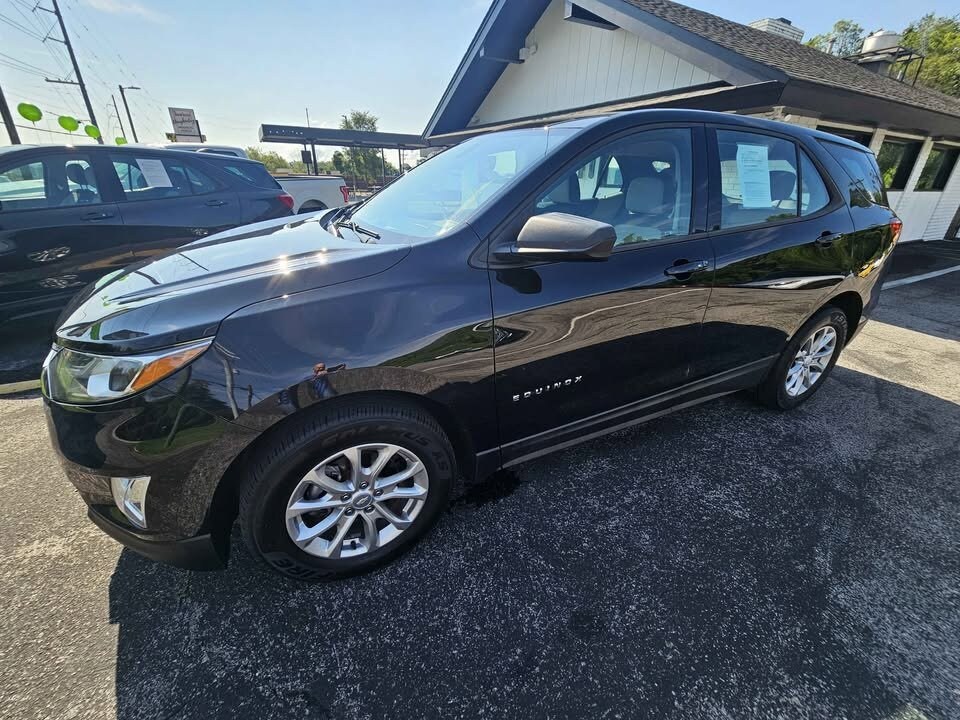 2018 Chevrolet Equinox LS photo 3