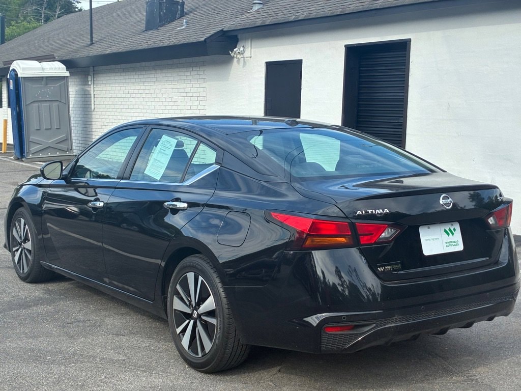 Used 2021 Nissan Altima 2.5 SV Sedan