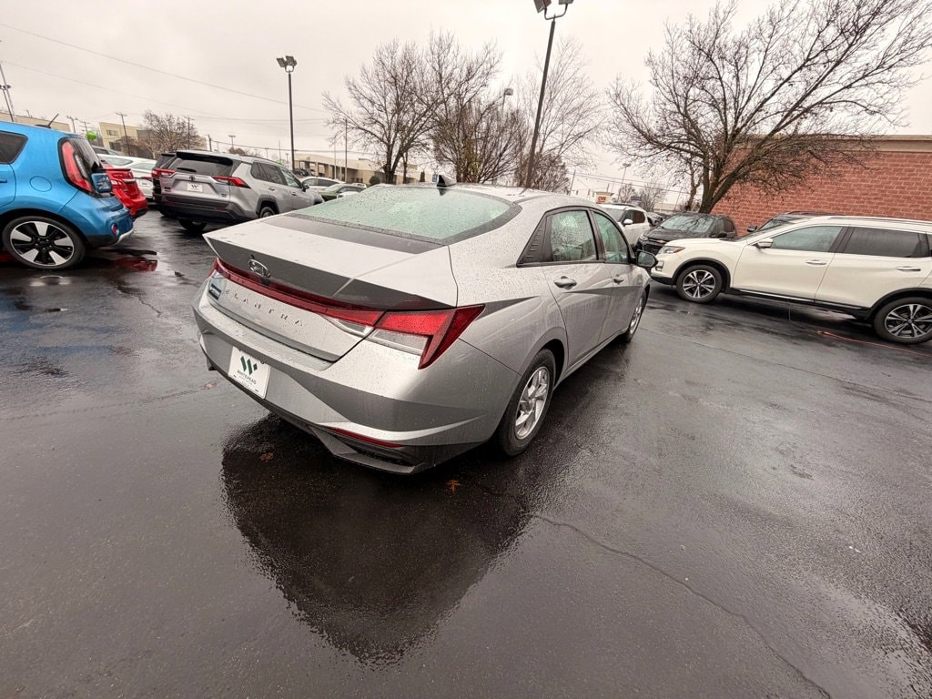 Used 2021 Hyundai Elantra SE Sedan