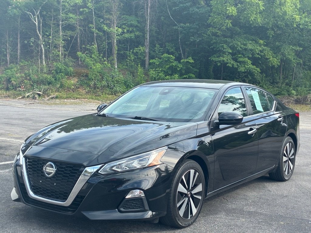 Used 2021 Nissan Altima 2.5 SV Sedan