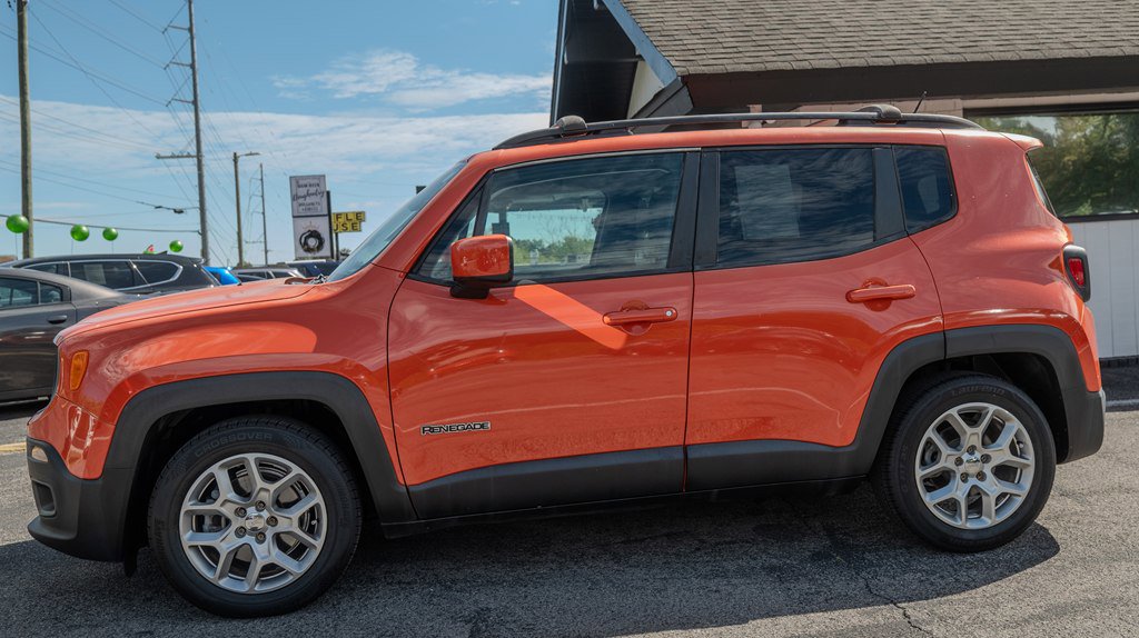 2015 Jeep Renegade Latitude photo 2