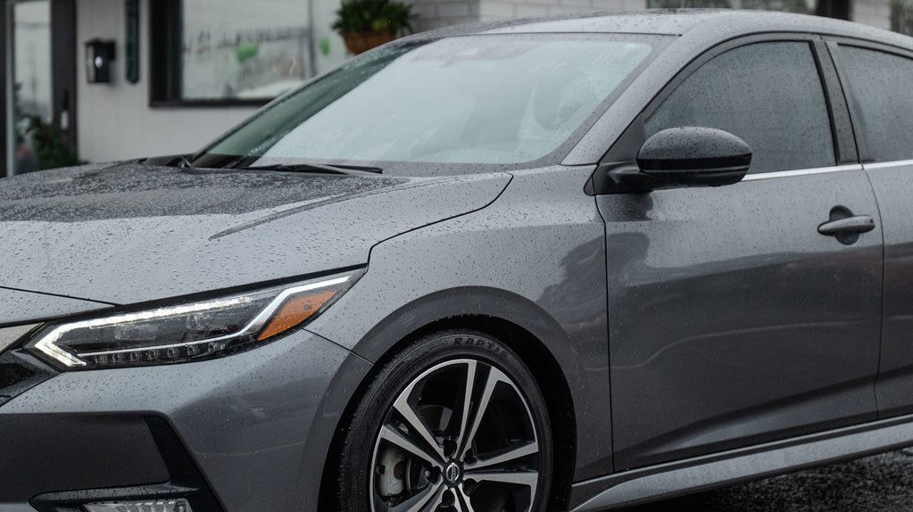 2023 Nissan Sentra SR photo 2