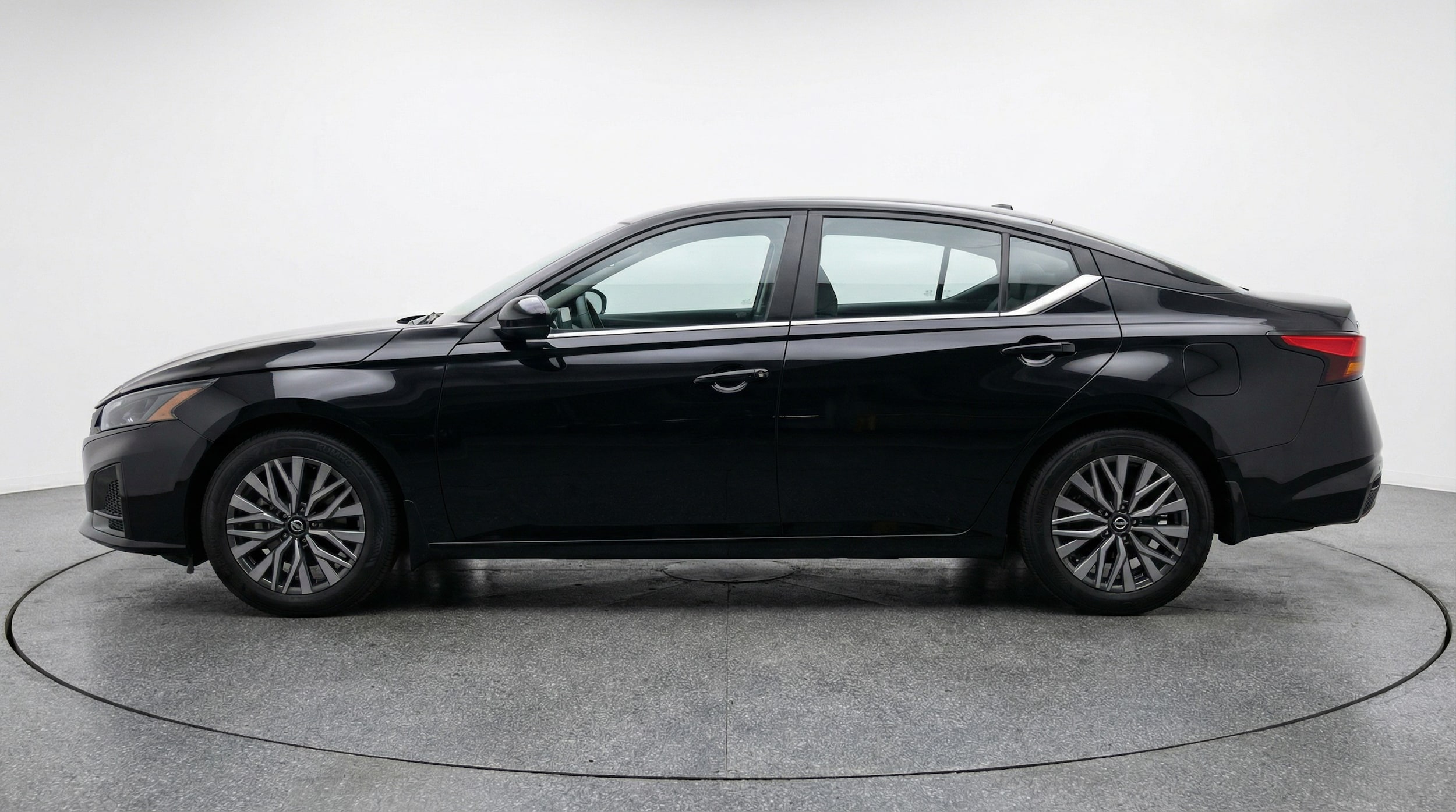 Thumbnail: 2025 Nissan Altima - 4