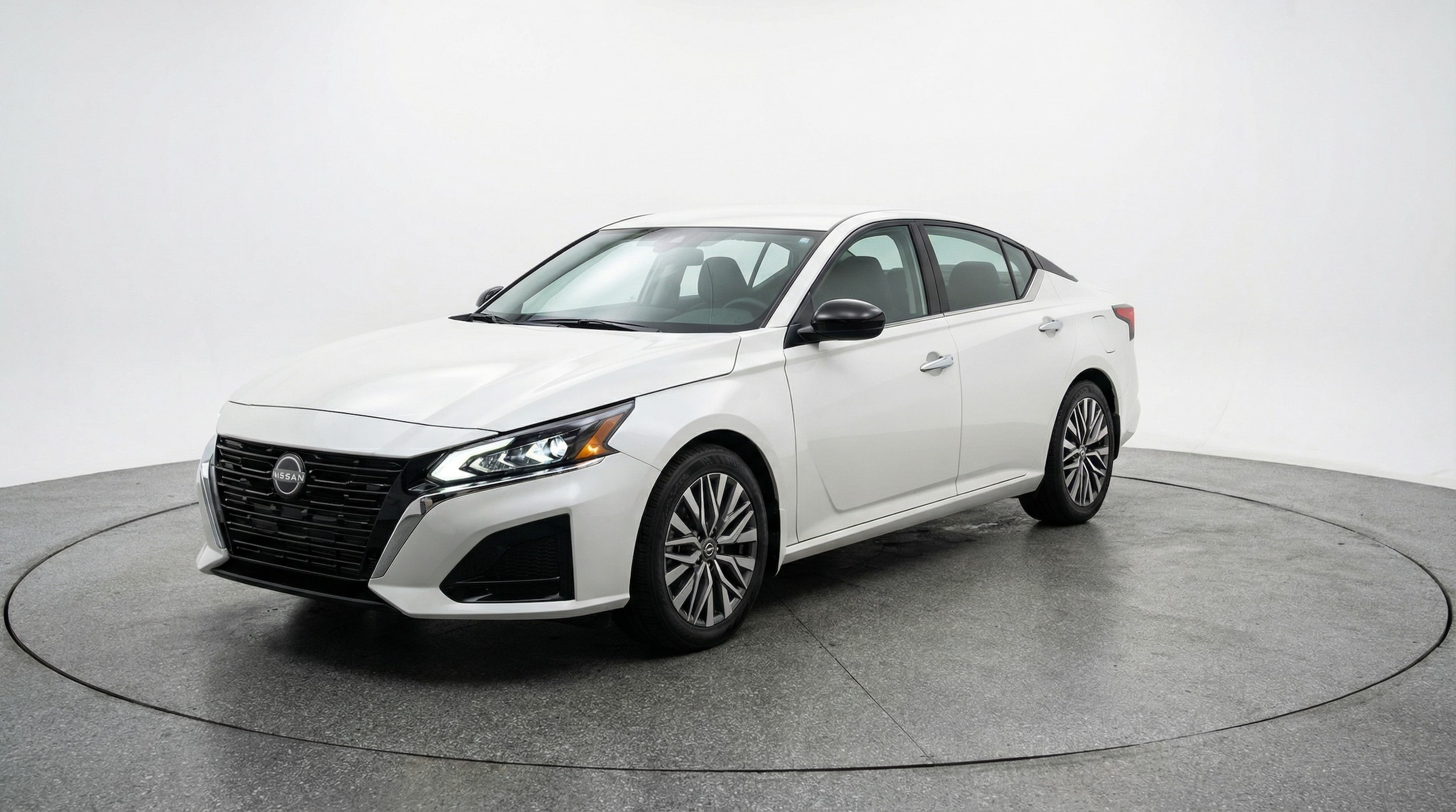 Thumbnail: 2025 Nissan Altima - 3