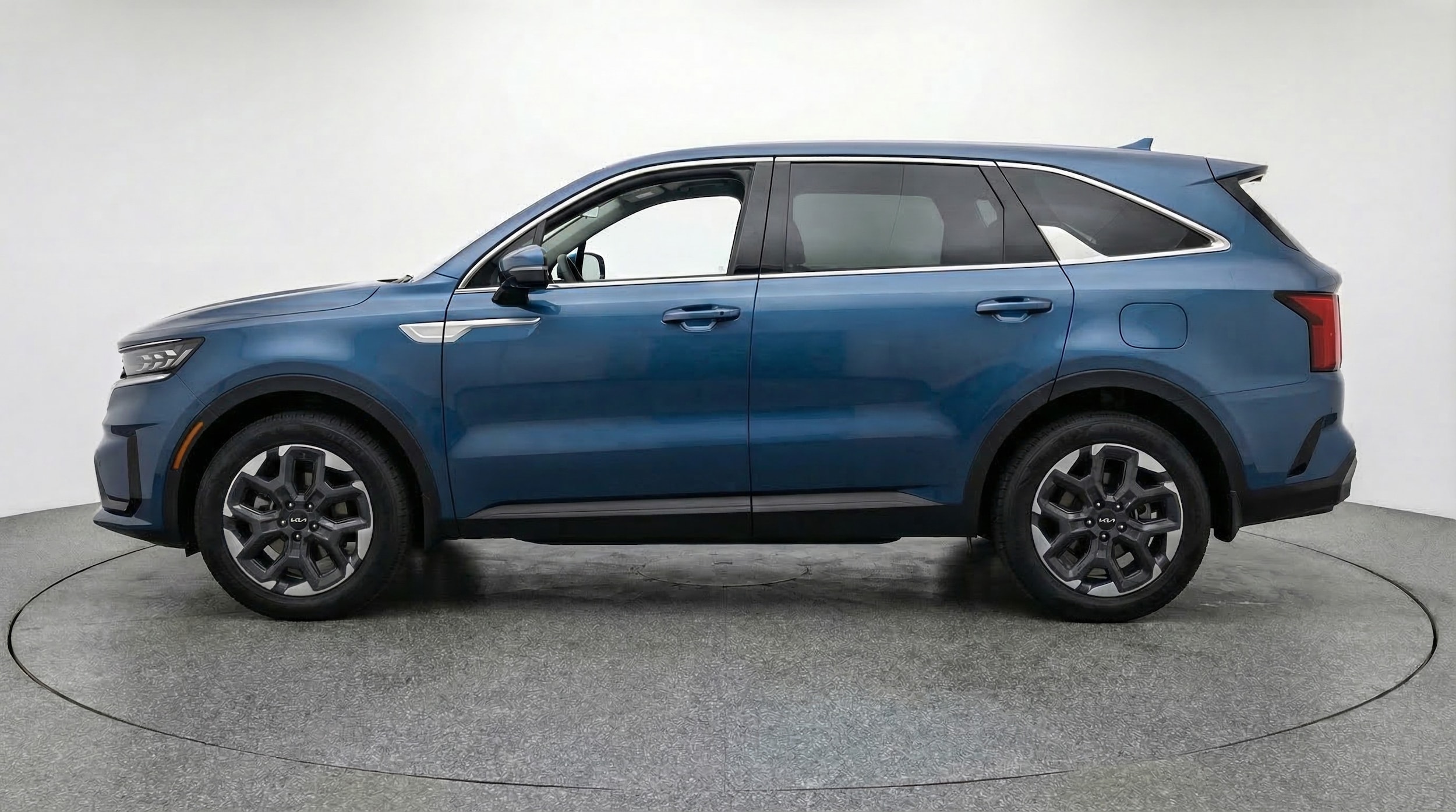 Thumbnail: 2024 Kia Sorento - 4