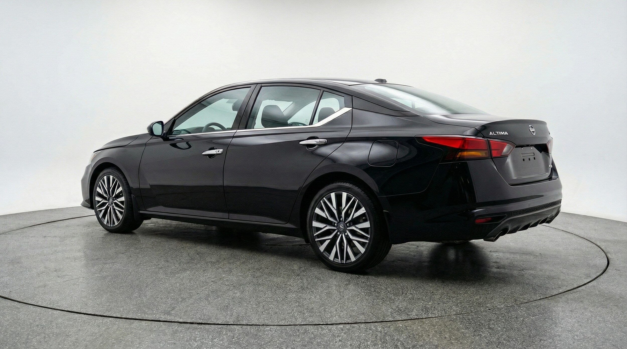 Thumbnail: 2025 Nissan Altima - 5