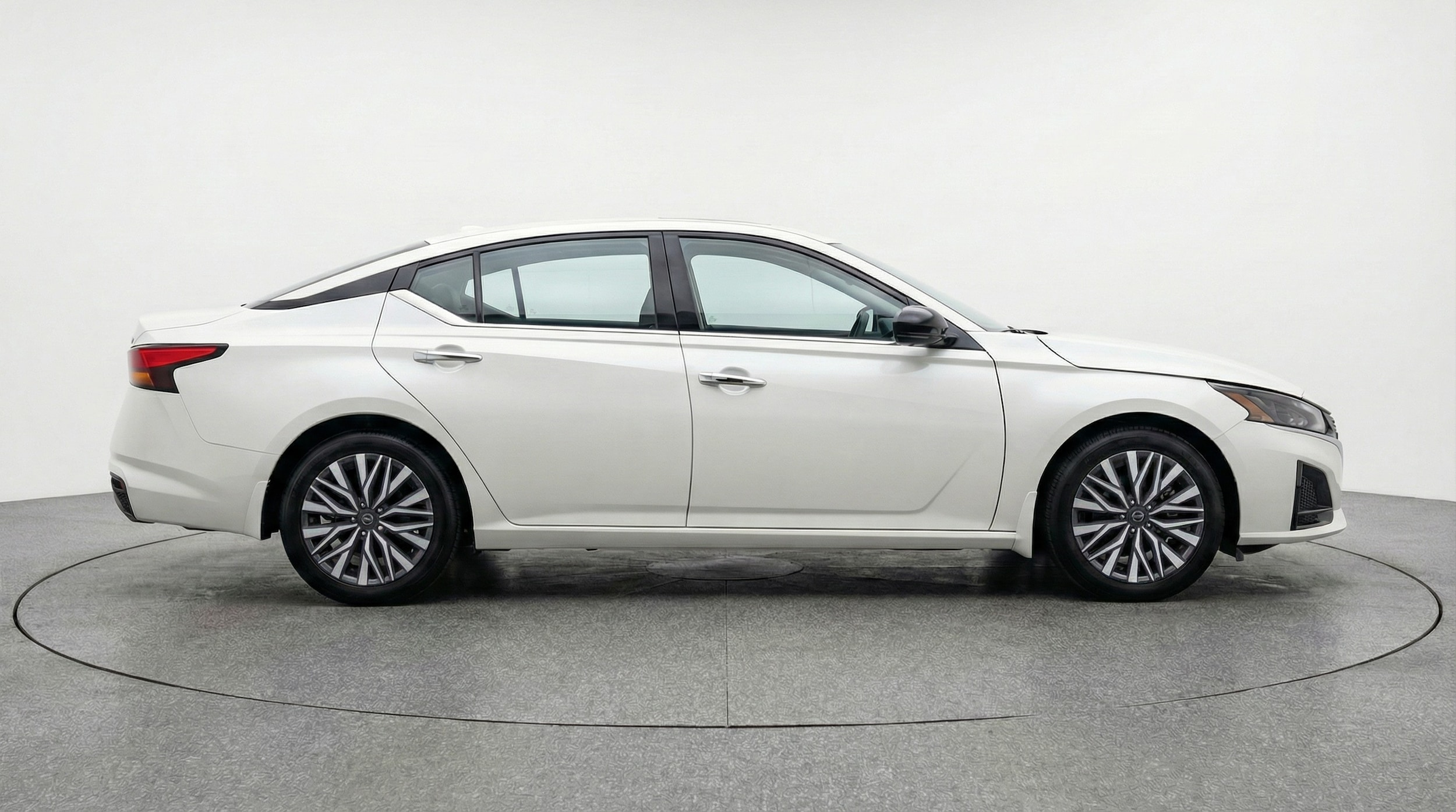 Thumbnail: 2025 Nissan Altima - 8