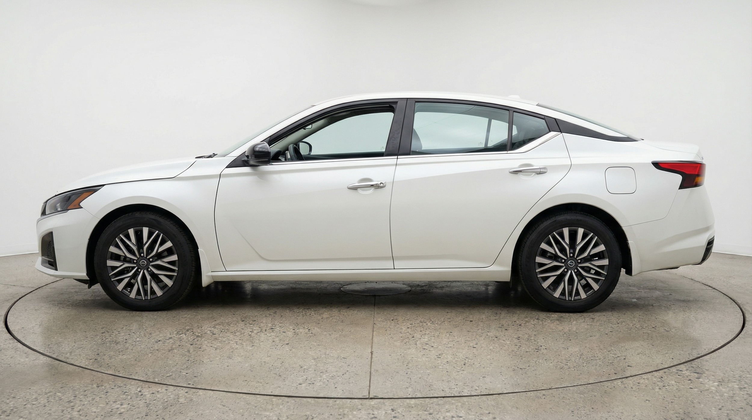 Thumbnail: 2025 Nissan Altima - 4