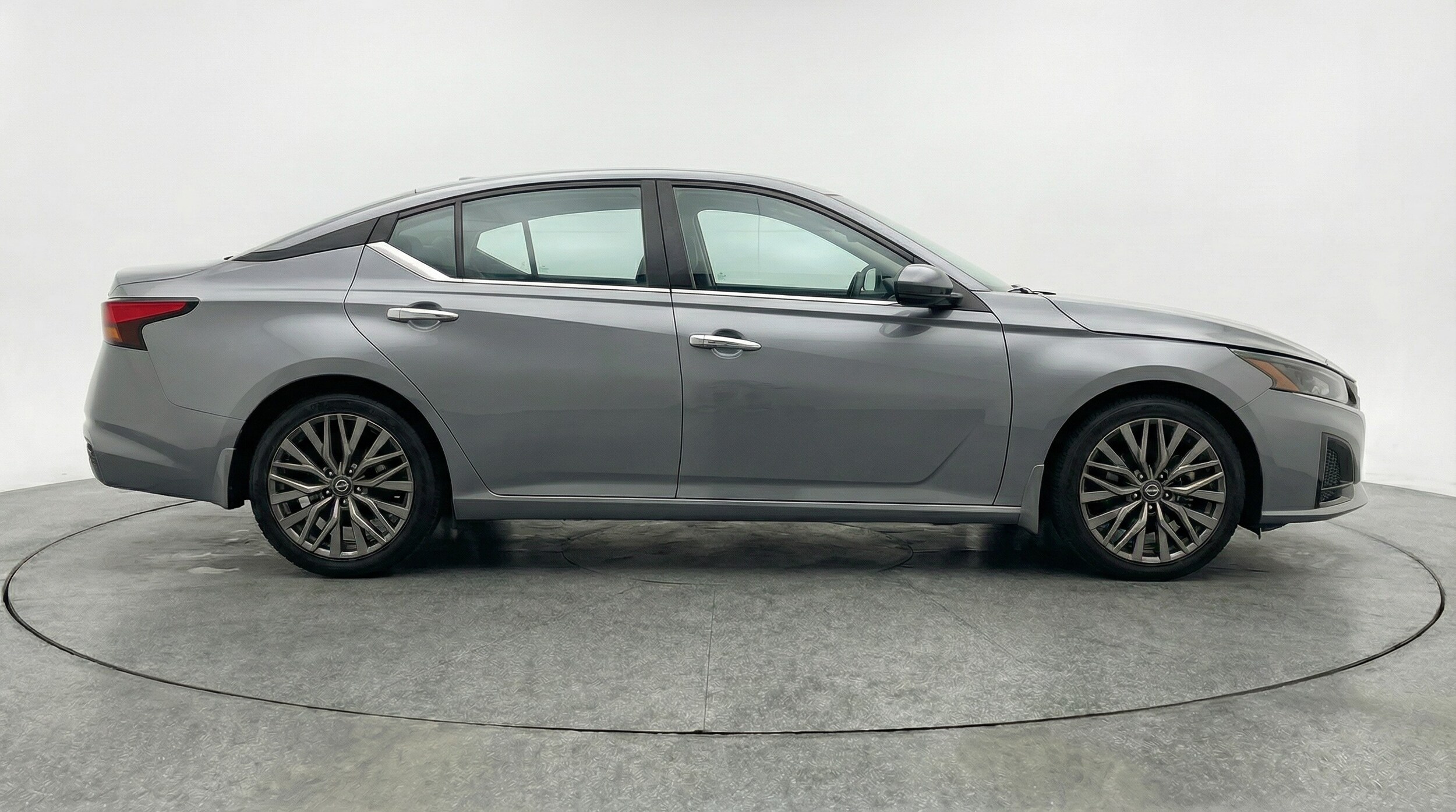 Thumbnail: 2025 Nissan Altima - 8