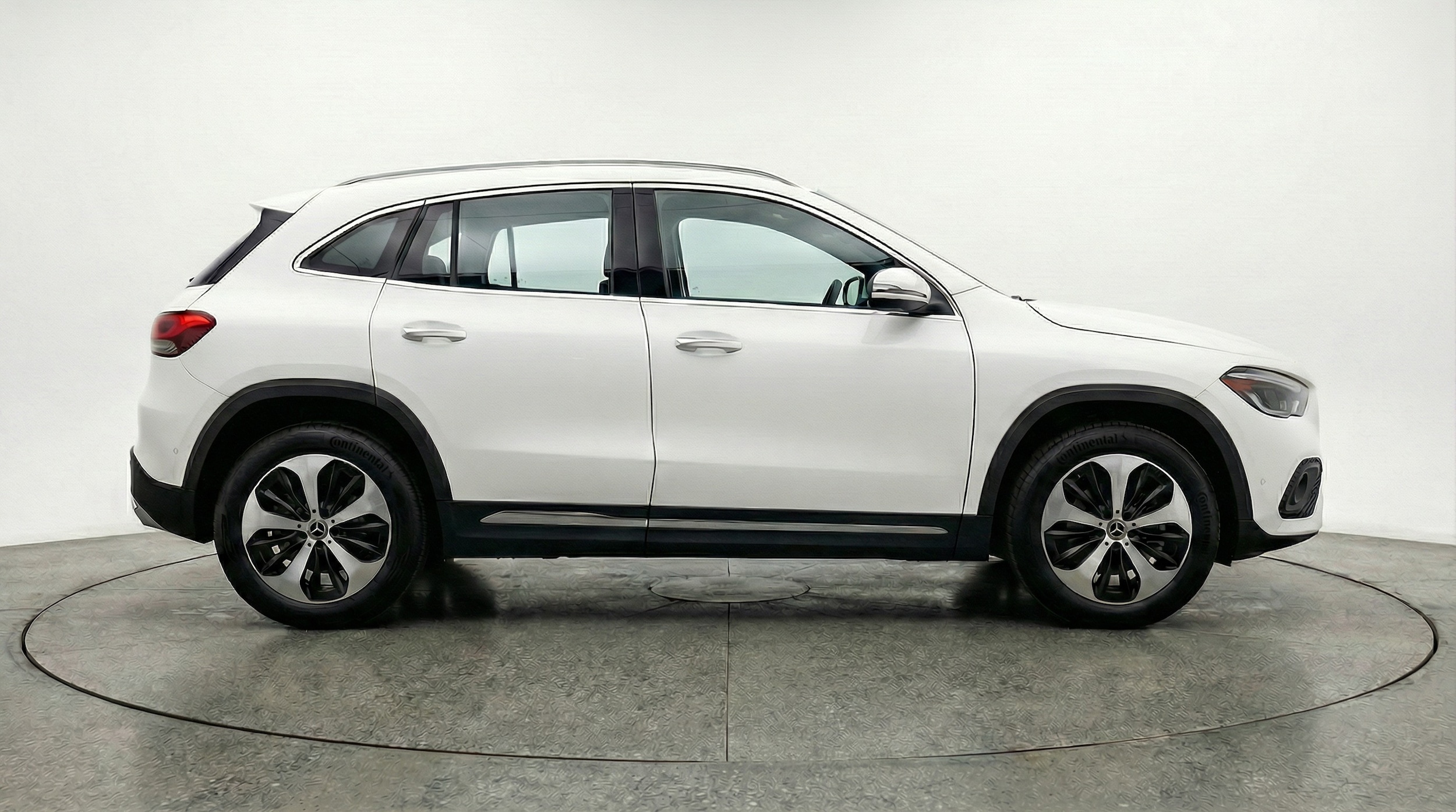 Thumbnail: 2025 Mercedes-Benz GLA - 8