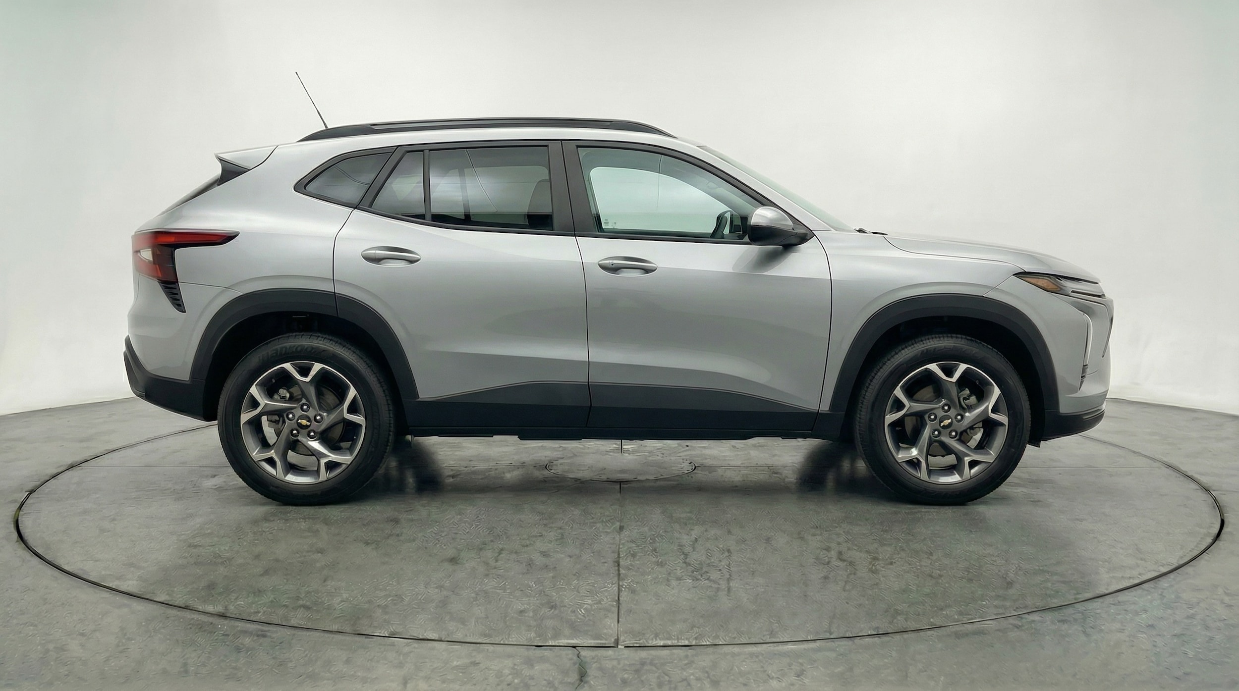 Thumbnail: 2025 Chevrolet Trax - 8