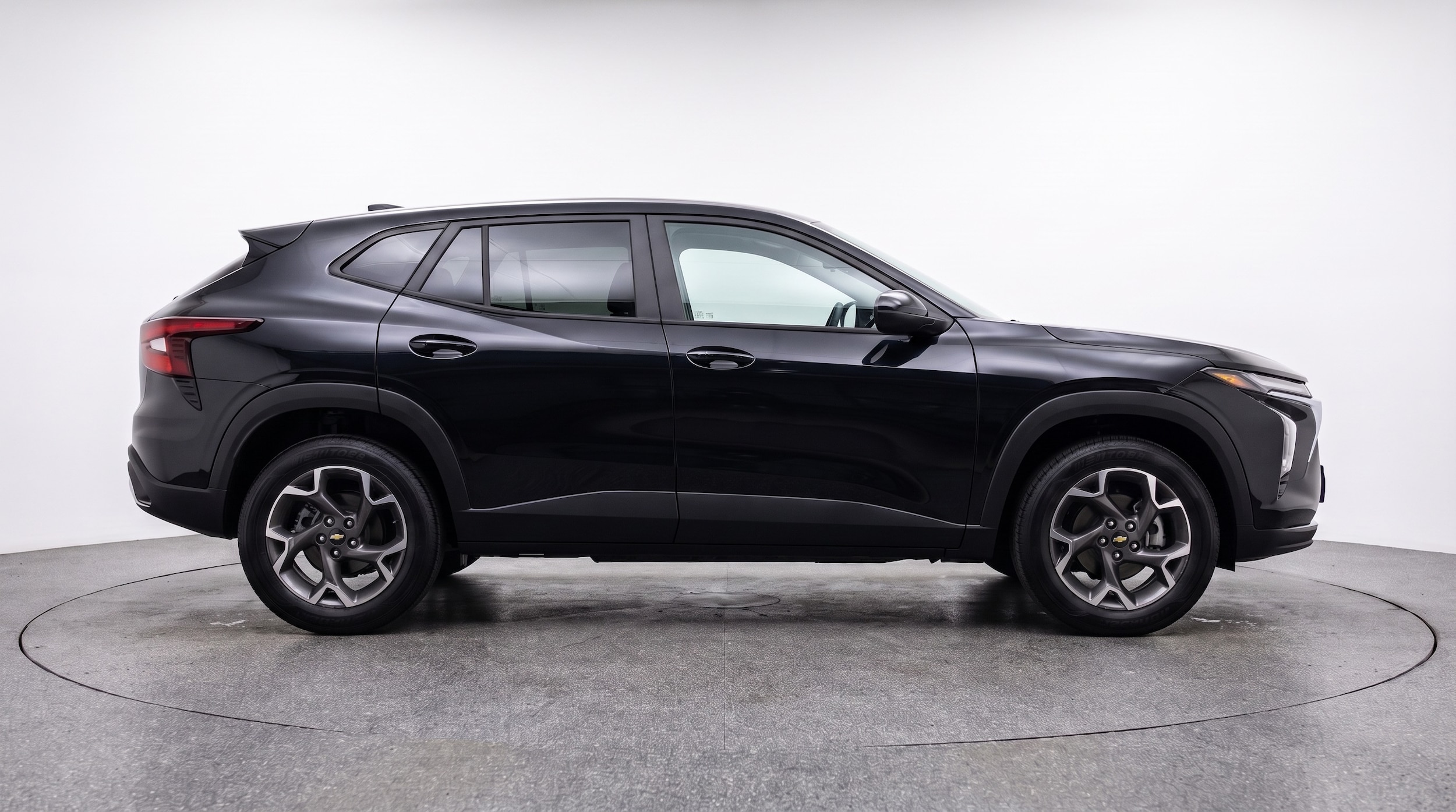 Thumbnail: 2025 Chevrolet Trax - 8