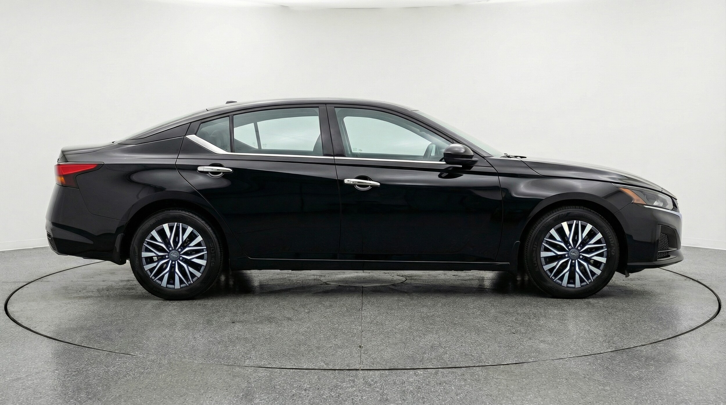 Thumbnail: 2025 Nissan Altima - 8