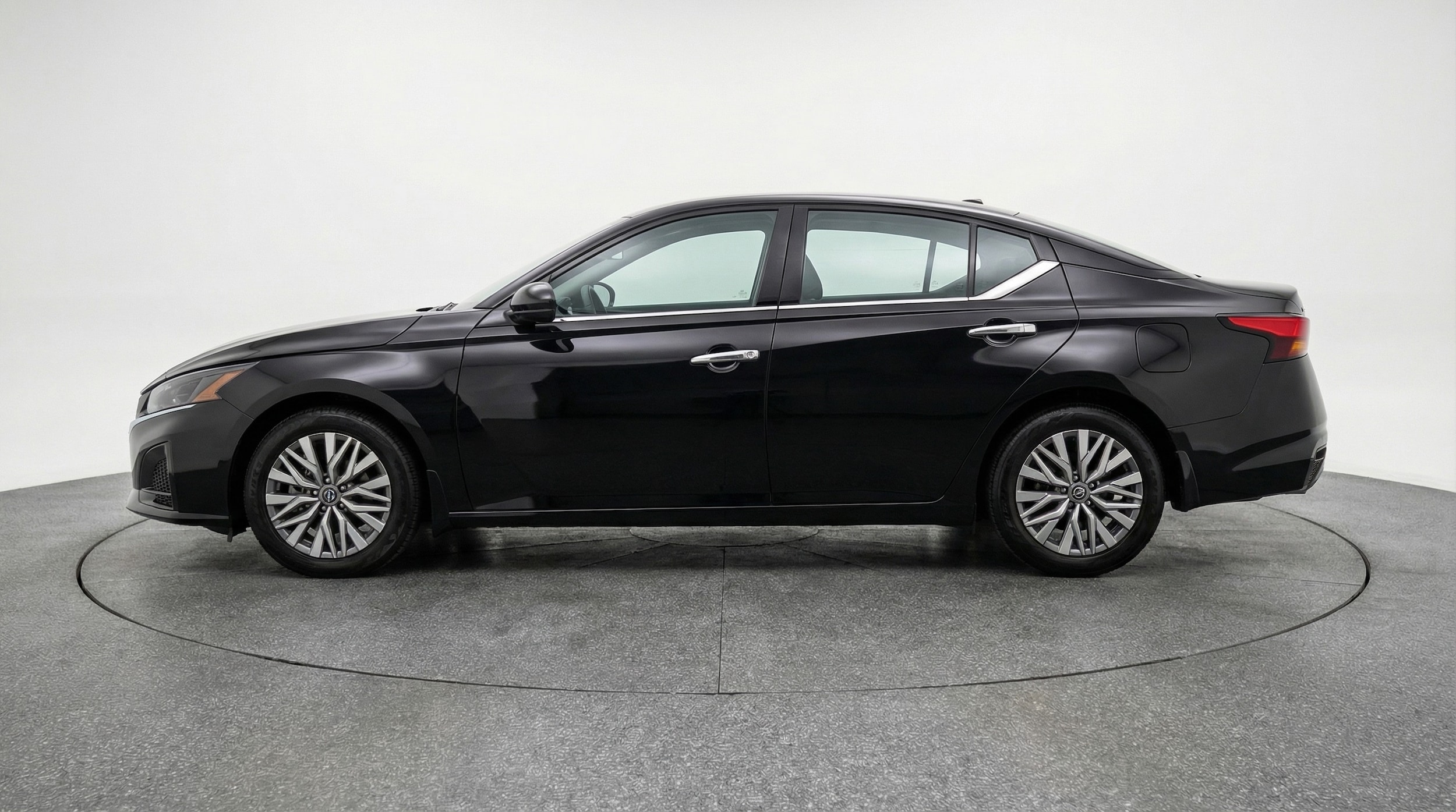 Thumbnail: 2025 Nissan Altima - 4