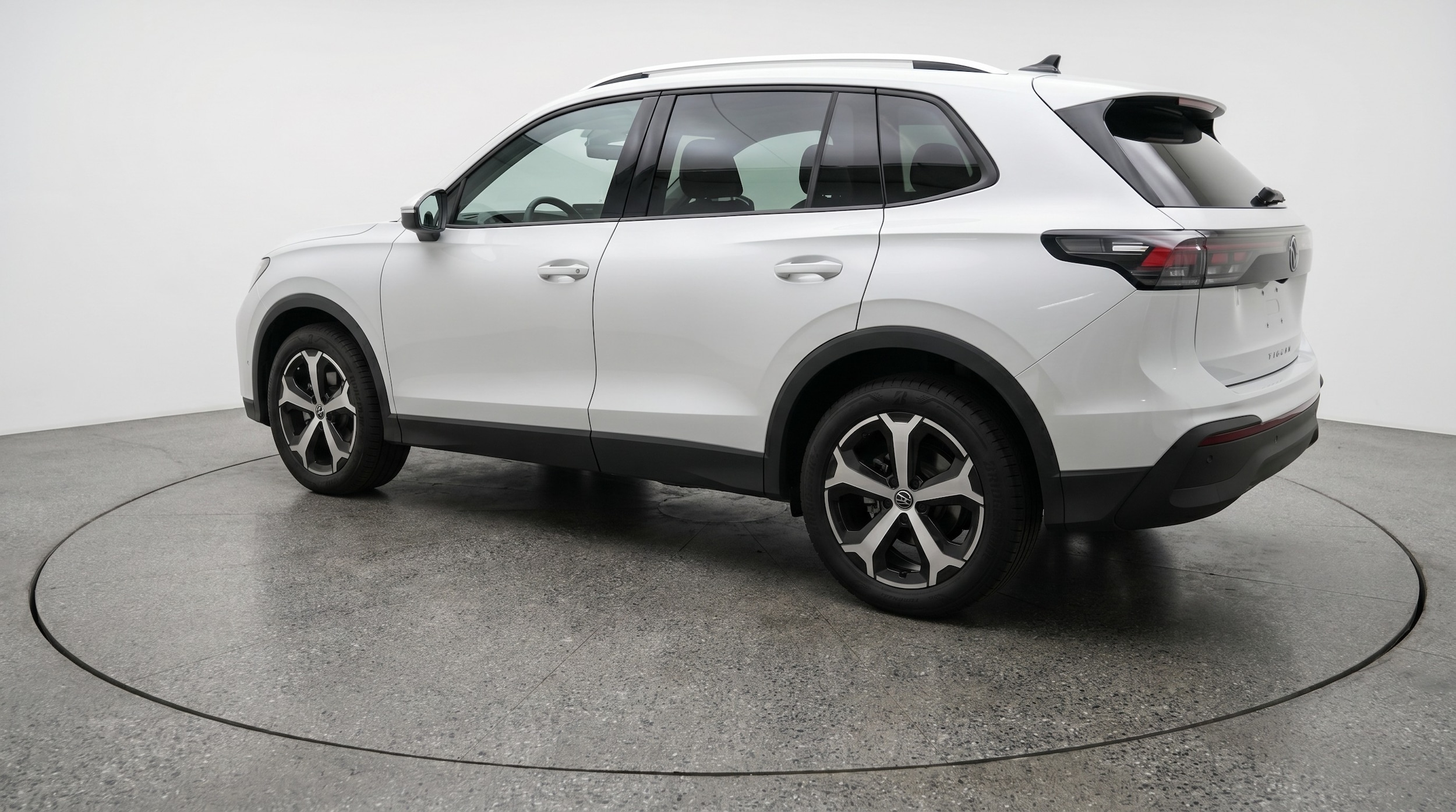 Thumbnail: 2026 Volkswagen Tiguan - 5