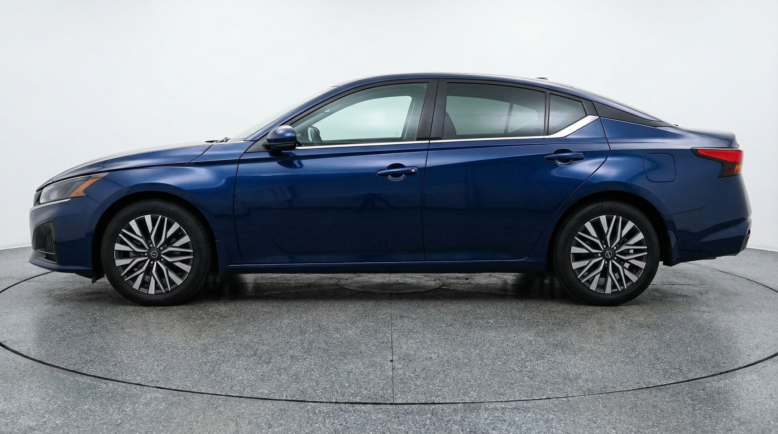 Thumbnail: 2025 Nissan Altima - 4