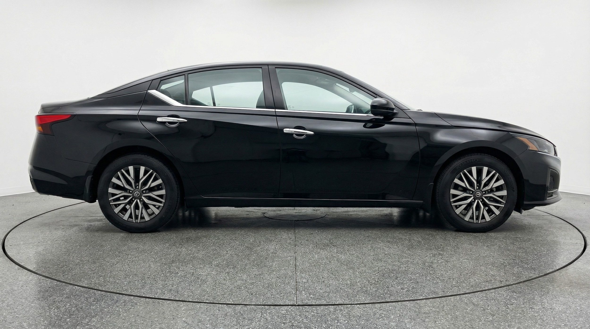 Thumbnail: 2025 Nissan Altima - 8